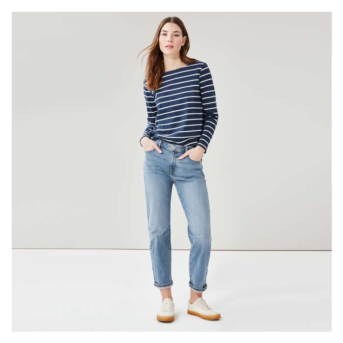 Women's Medium Wash Relaxed Fit Jean